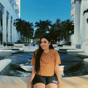 Meet your Posher, Jailene